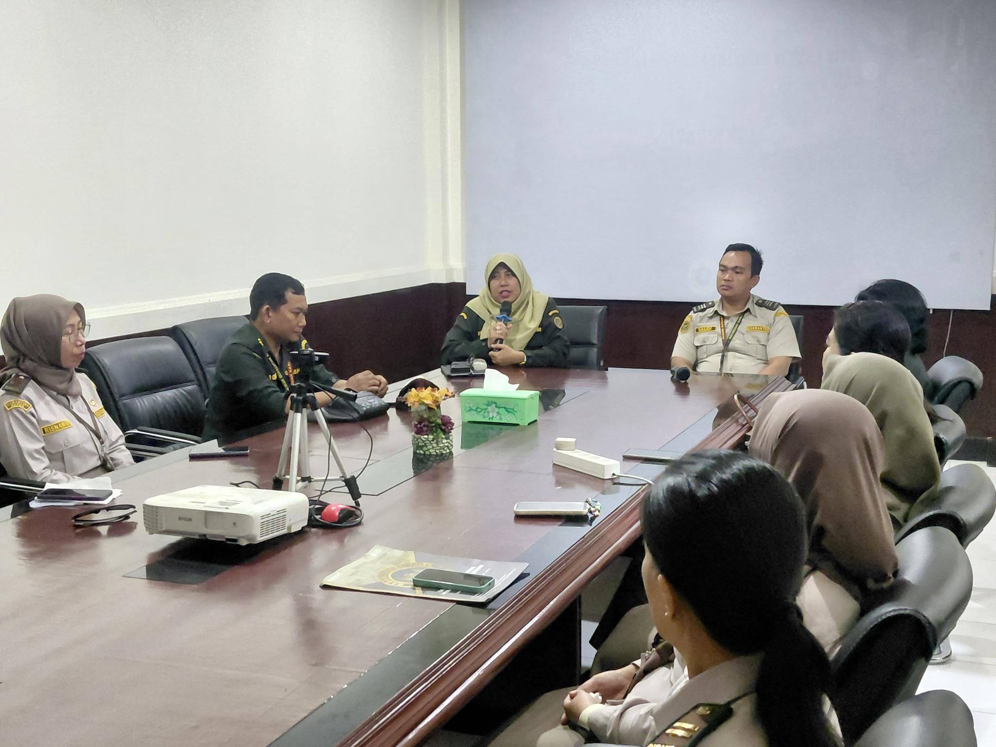 Sinergi dan Evaluasi, Plt. Kepala Karantina Papua Tinjau Satpel Biak