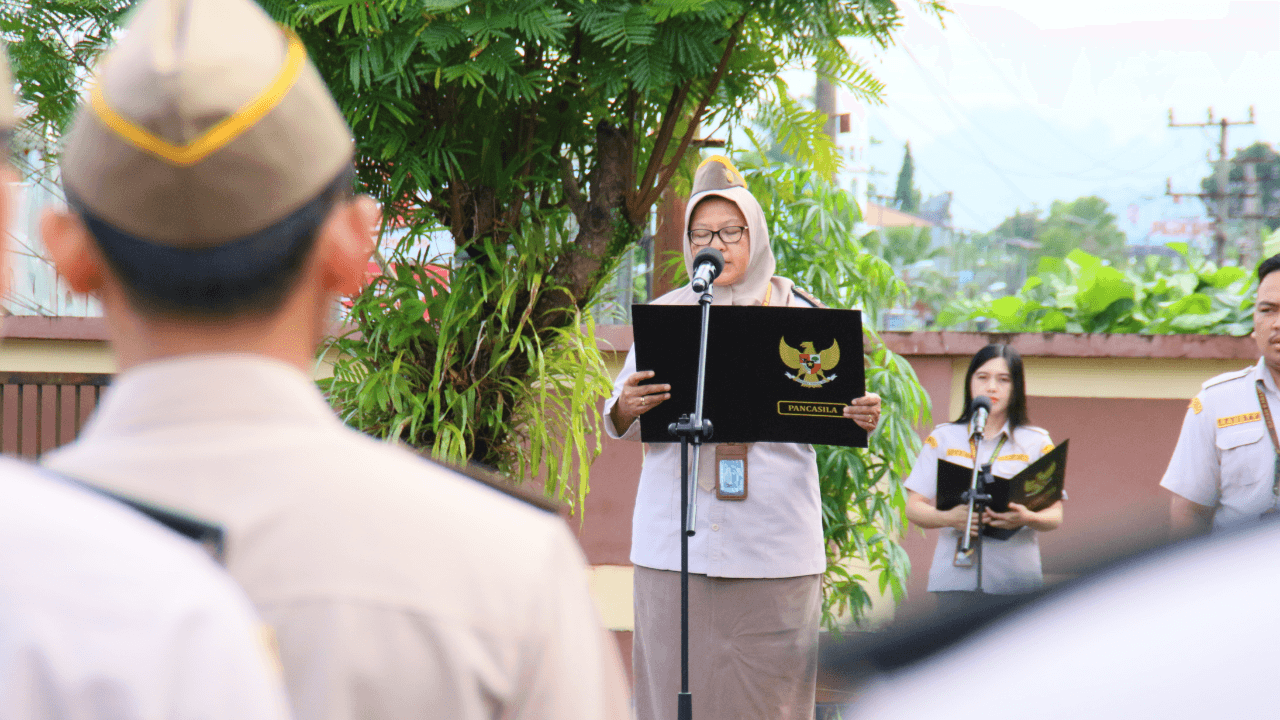 Gelar Apel Pagi, Imas Suryati Imbau Petugas Gencarkan sosialisasi patuh karantina ke pengguna jasa