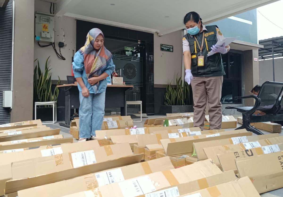 Tembus 1.006 Pengiriman Sebulan, Karantina Jatim Awasi Lalu Lintas Tanaman Hias dari Bandara Malang