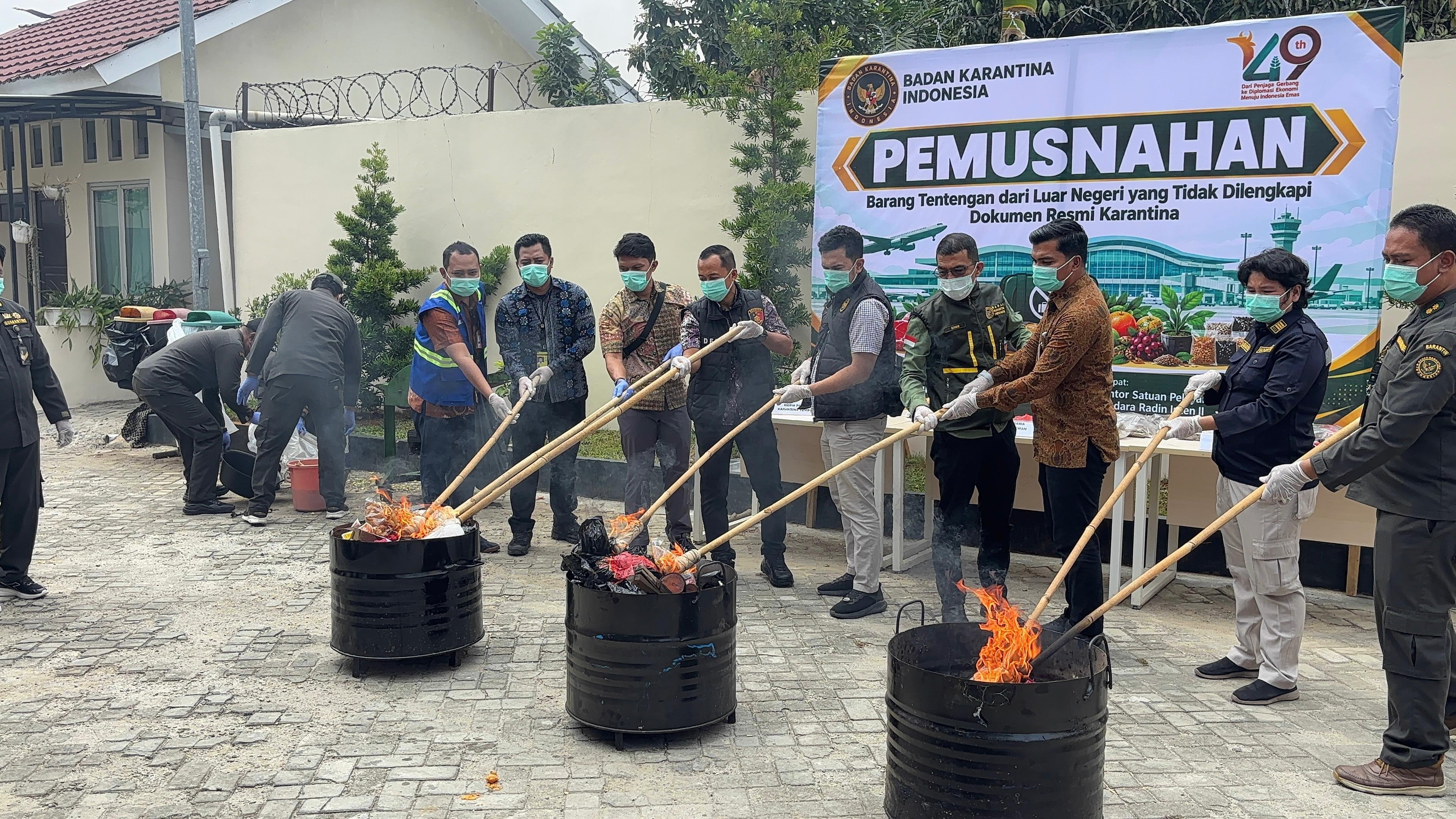 Bakso hingga Benih dari Malaysia Dimusnahkan di Lampung, Barantin Ingatkan Risiko Tak Kasatmata