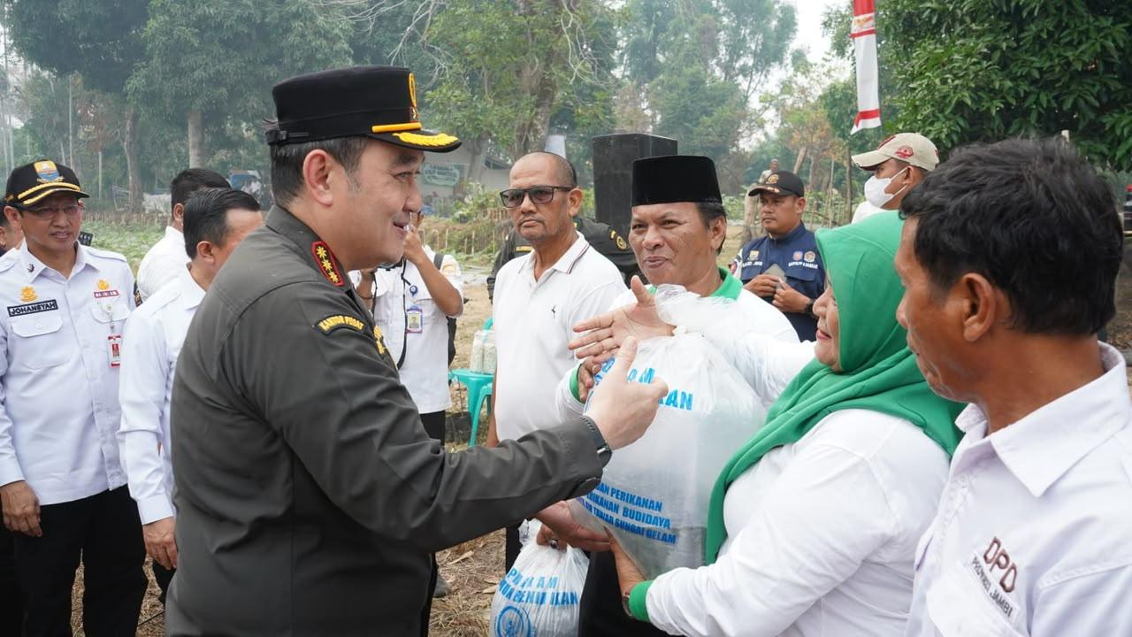 Karantina Jambi Dorong Kampung Pangan Terpadu, Salurkan 30.000 Benih Nila hingga Kacang Koro