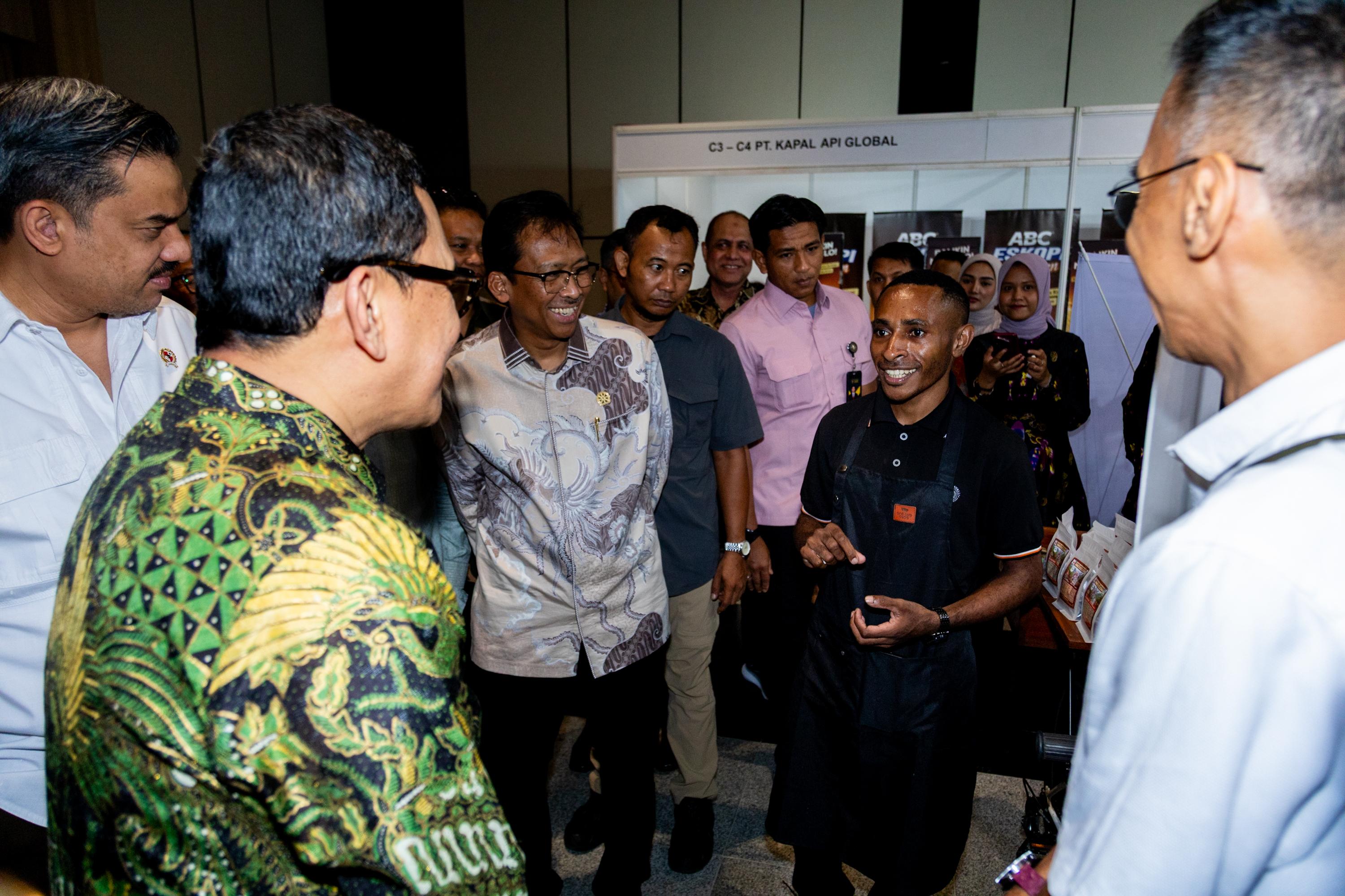 Dari Pegunungan Papua ke Jakarta, Segelas Kopi untuk Membayar Kuliah dan Merawat Mimpi