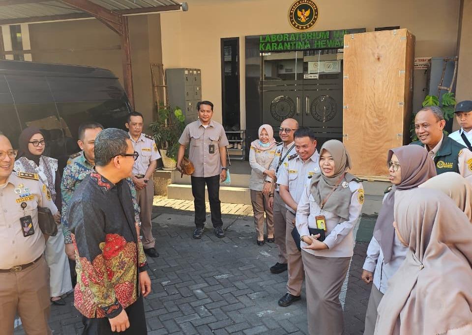 Karding Tinjau Layanan Karantina di Bandara Juanda, Pastikan Pengawasan Tak Hambat Arus Komoditas
