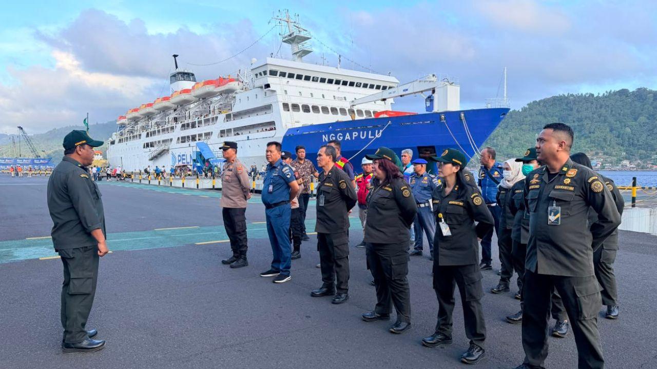 Menjaga Perjalanan Komoditas Antar pulau Tetap Aman, Karantina Periksa KM. Nggapulu Rute Bitung - Ternate