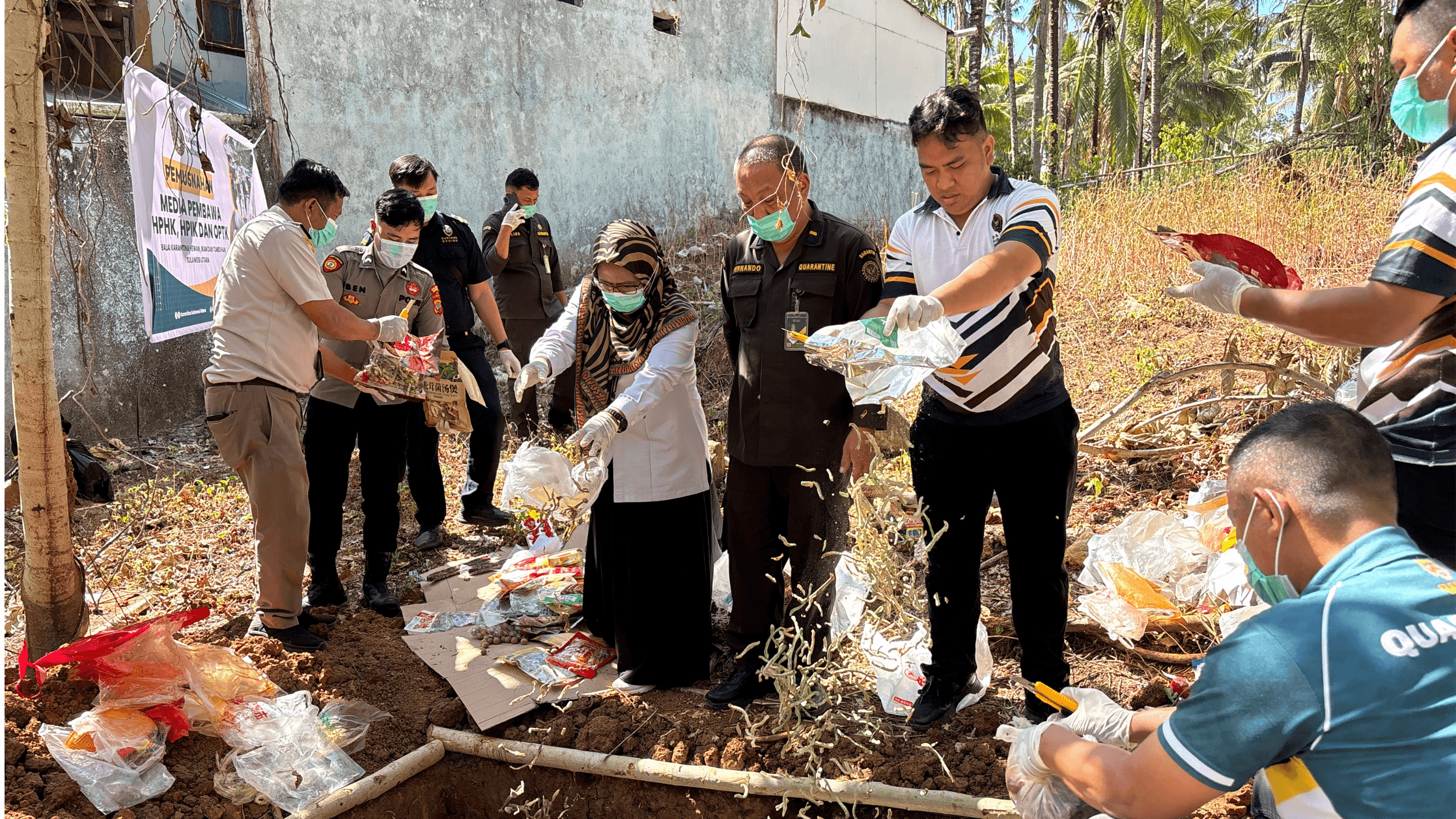 3776 Produk Tanpa Dokumen Karantina dari Luar Negeri dimusnahkan Karantina Sulawesi Utara